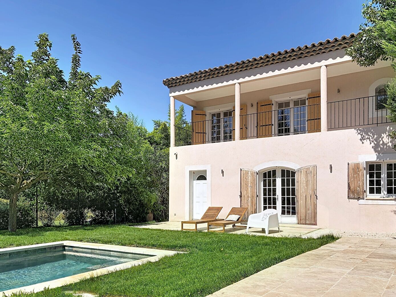 Maison 4 pièces avec piscine — miniature 3