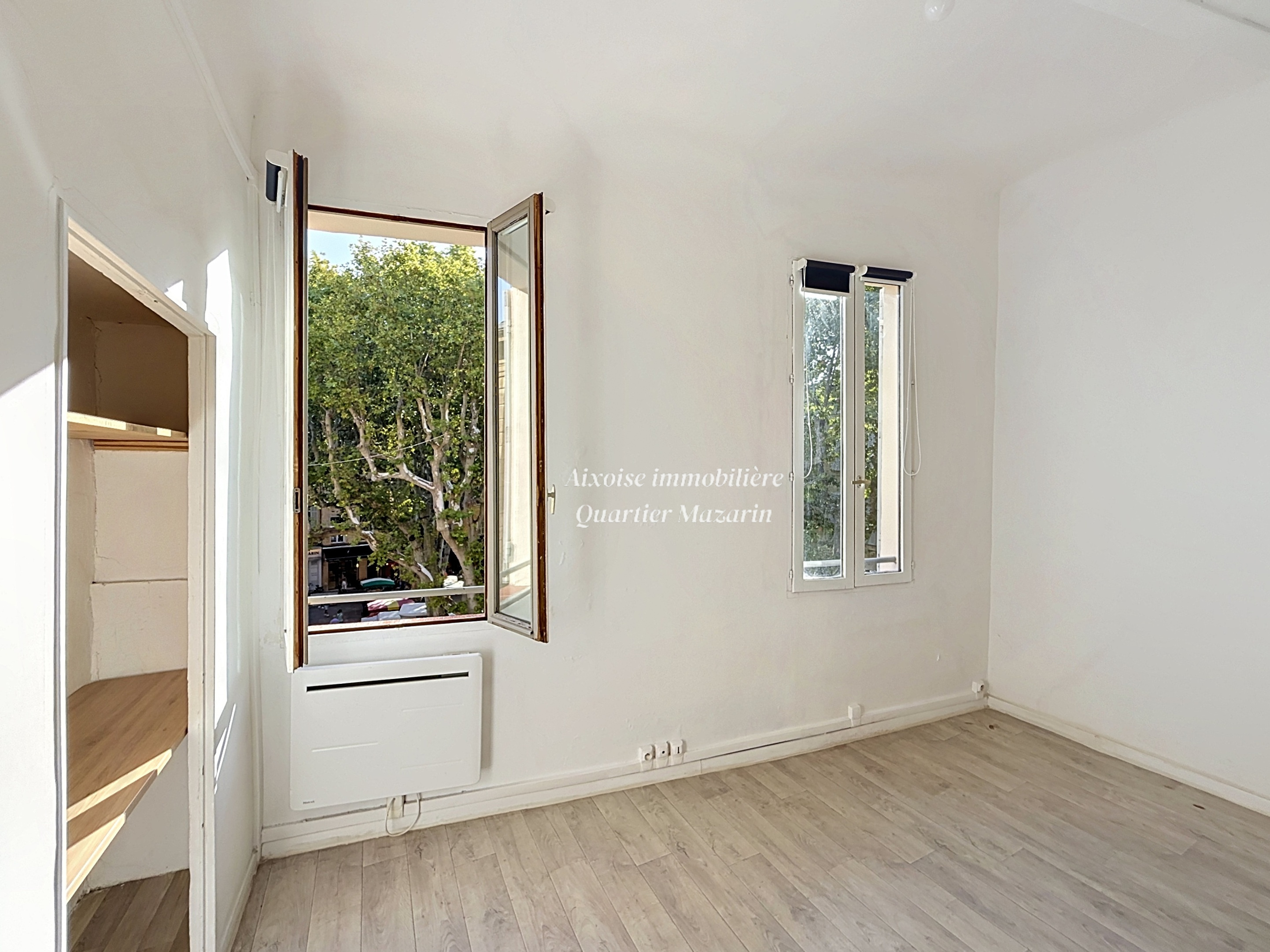 Centre historique - Studio de 21 m2 avec vue dégagée - Idéal investissement locatif — miniature 3
